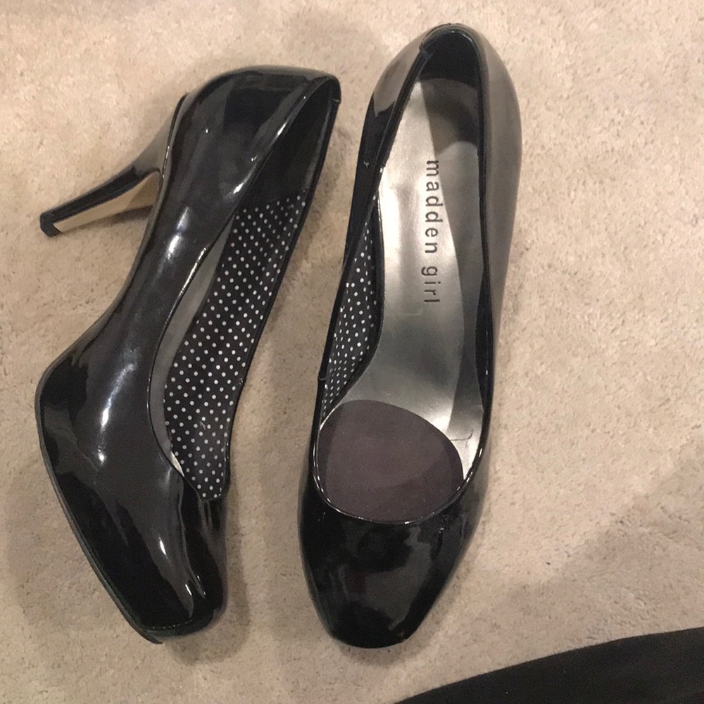 Madden girl pumps